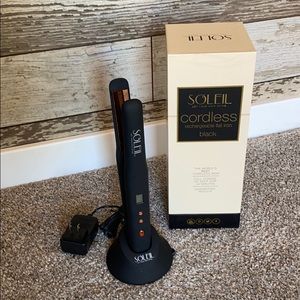 Soleil cordless rechargeable flat iron!